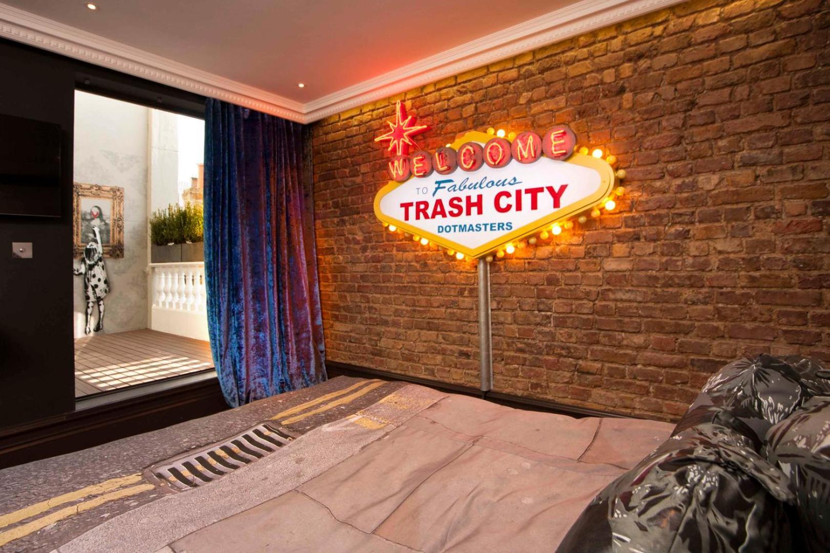 Trash City Suite,451538346:JPEG